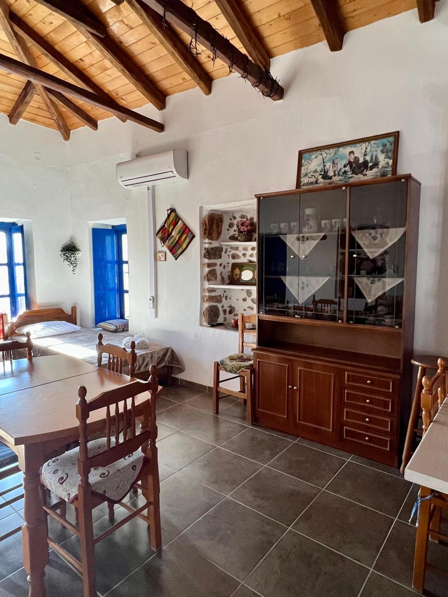 Politeika Traditional House Tirós Zewnętrze zdjęcie