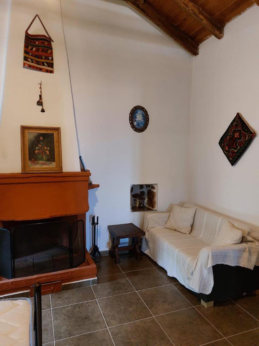 Politeika Traditional House Tirós Zewnętrze zdjęcie