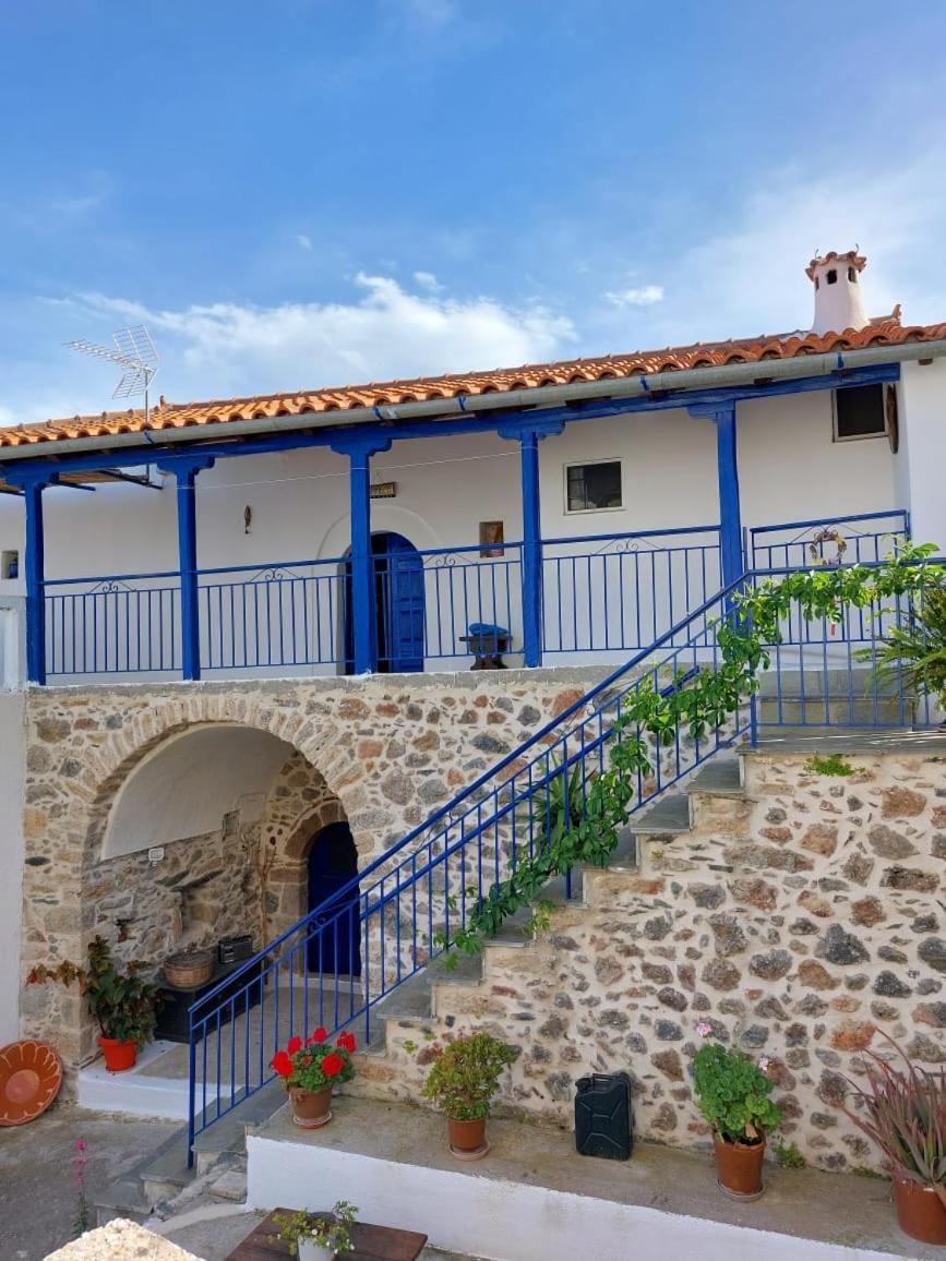 Politeika Traditional House Tirós Zewnętrze zdjęcie